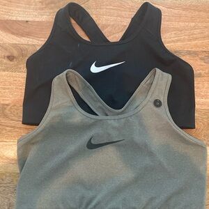 2 Nike bras